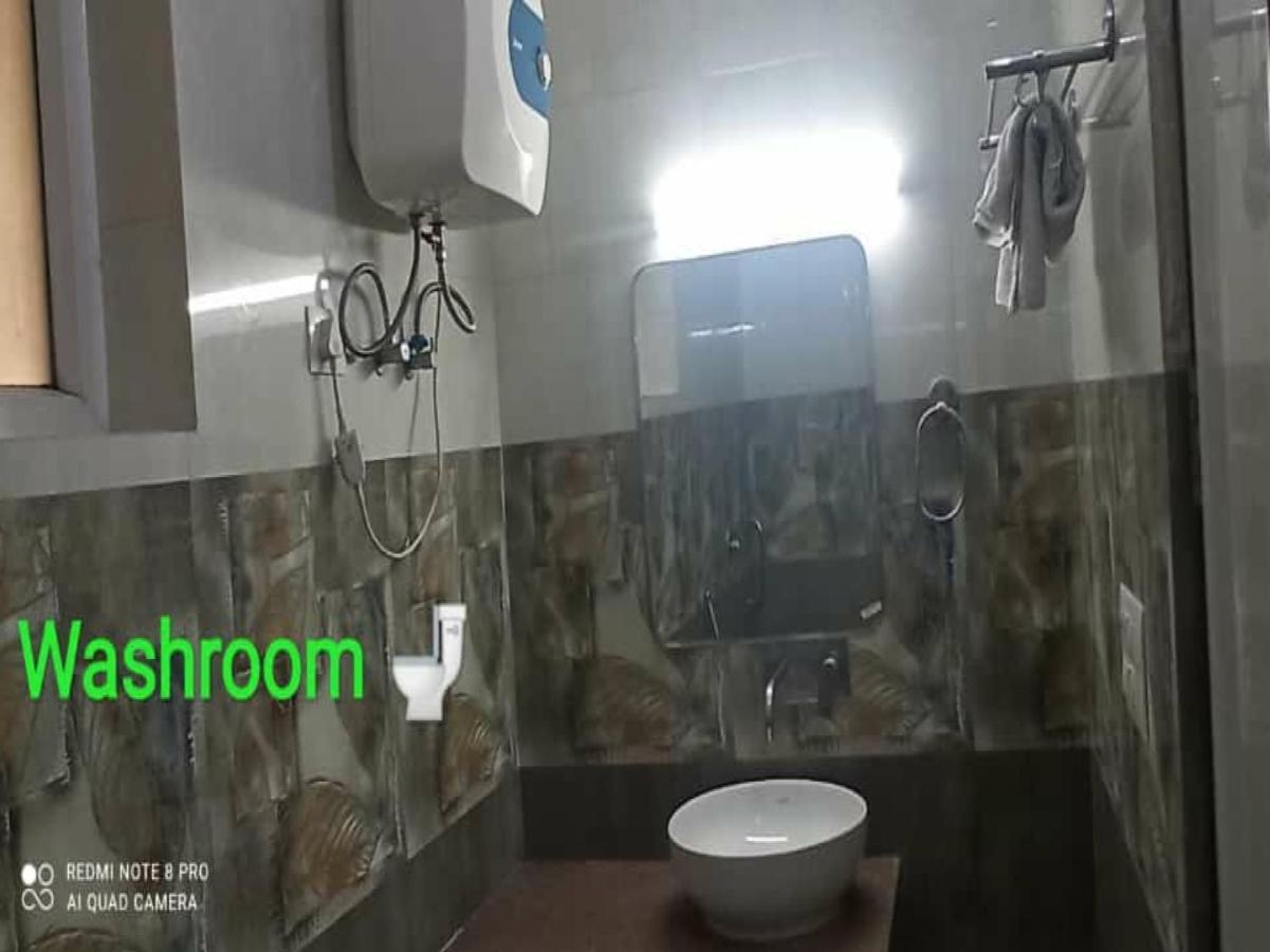 Oyo 74401 Aster Garden Suites 델리 외부 사진