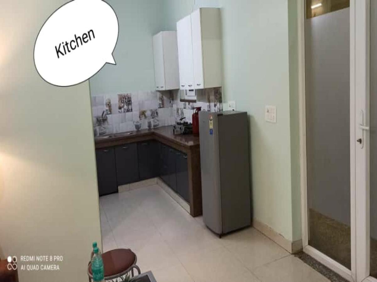 Oyo 74401 Aster Garden Suites 델리 외부 사진