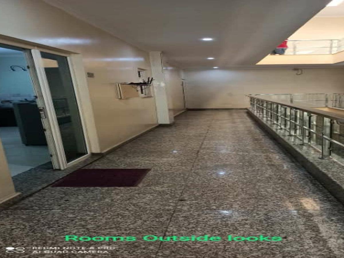 Oyo 74401 Aster Garden Suites 델리 외부 사진