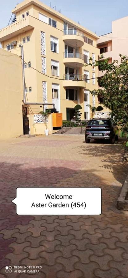 Oyo 74401 Aster Garden Suites 델리 외부 사진
